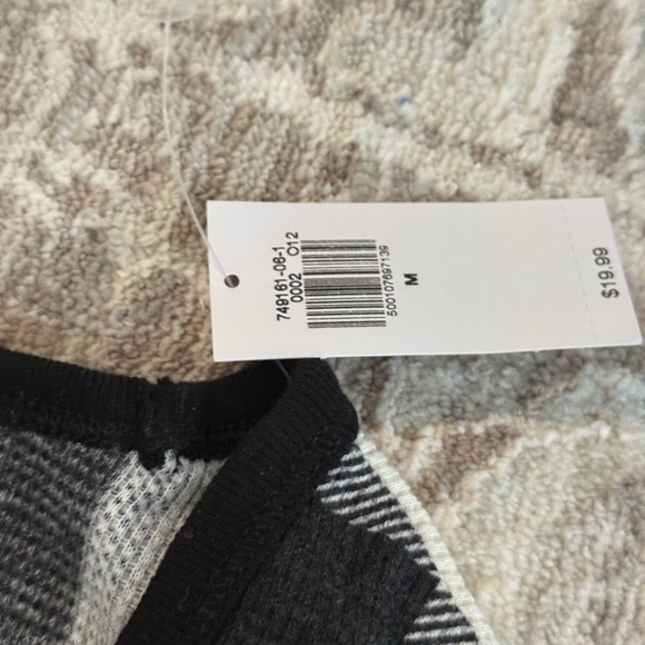 Old navy plaid pajamas - Picture 4 of 4